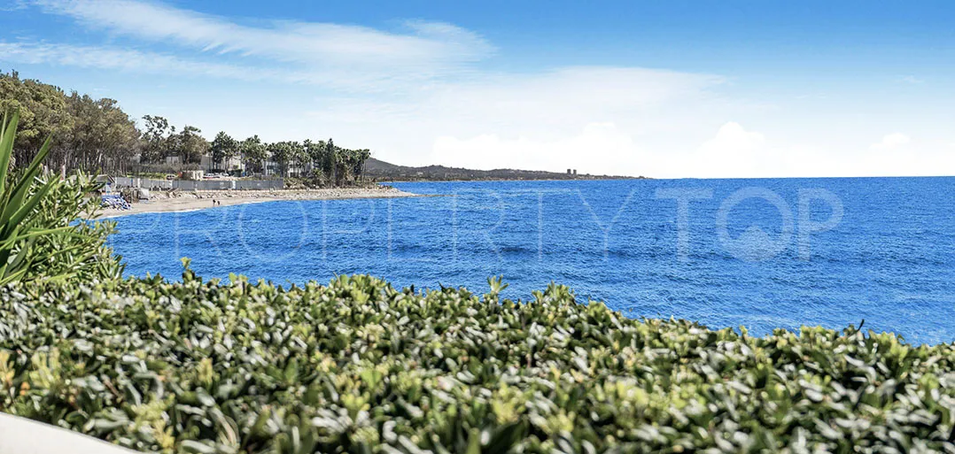 Buy villa with 5 bedrooms in Marbella Golden Mile