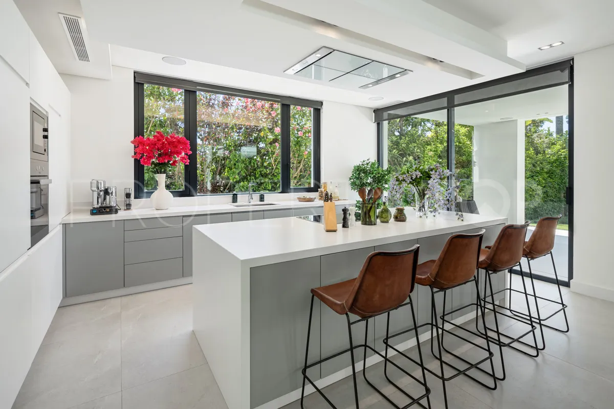 Marbella 4 bedrooms villa for sale