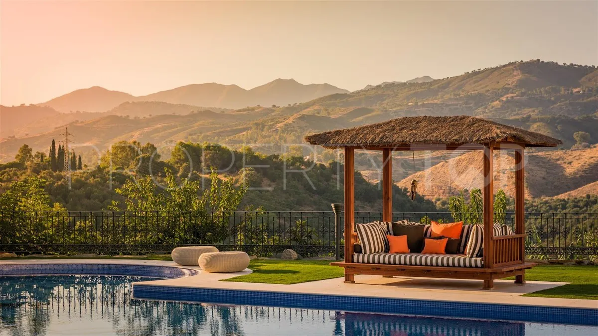 Mansion a la venta en Marbella Este de 7 dormitorios