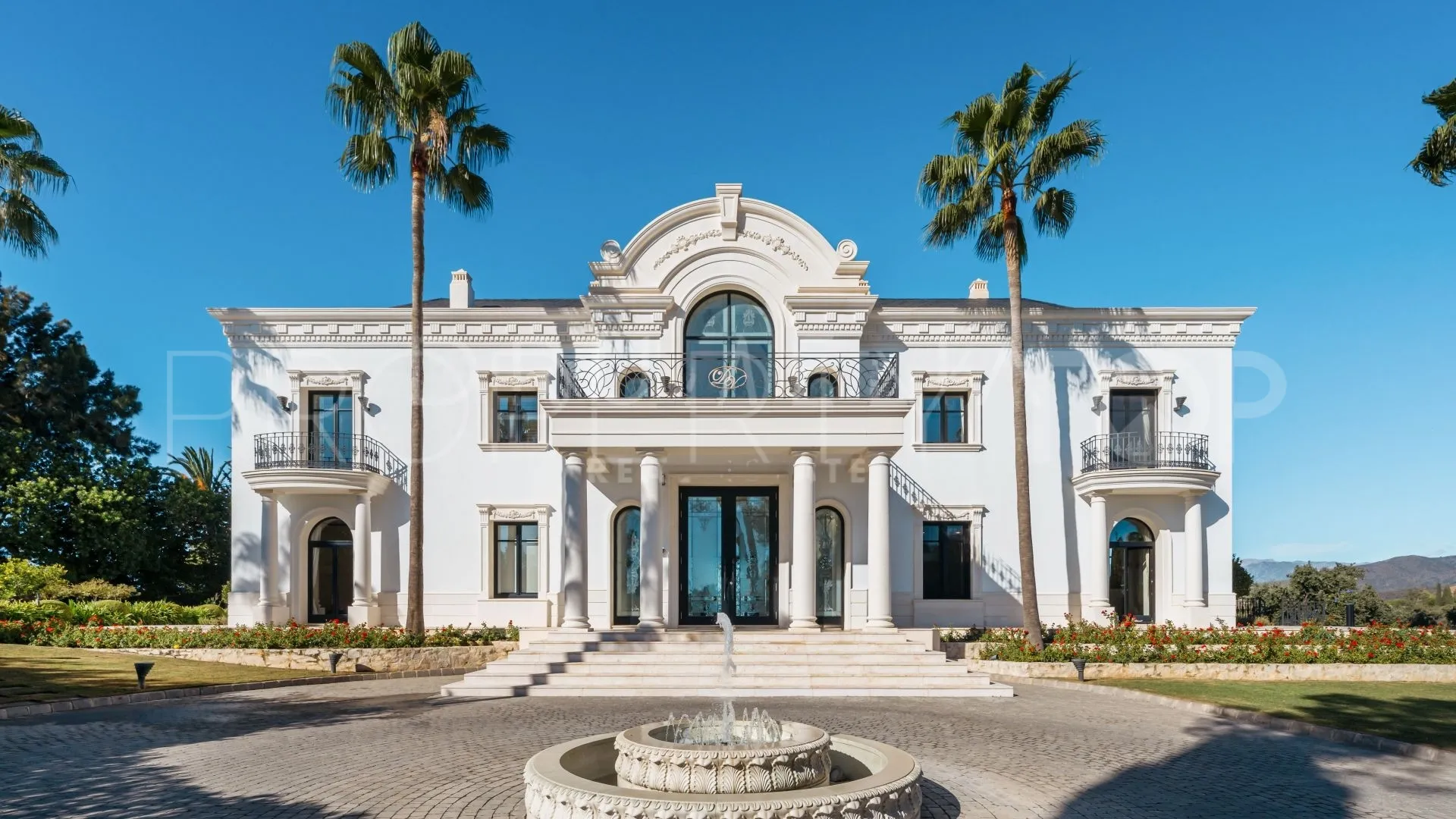 Mansion a la venta en Marbella Este de 7 dormitorios
