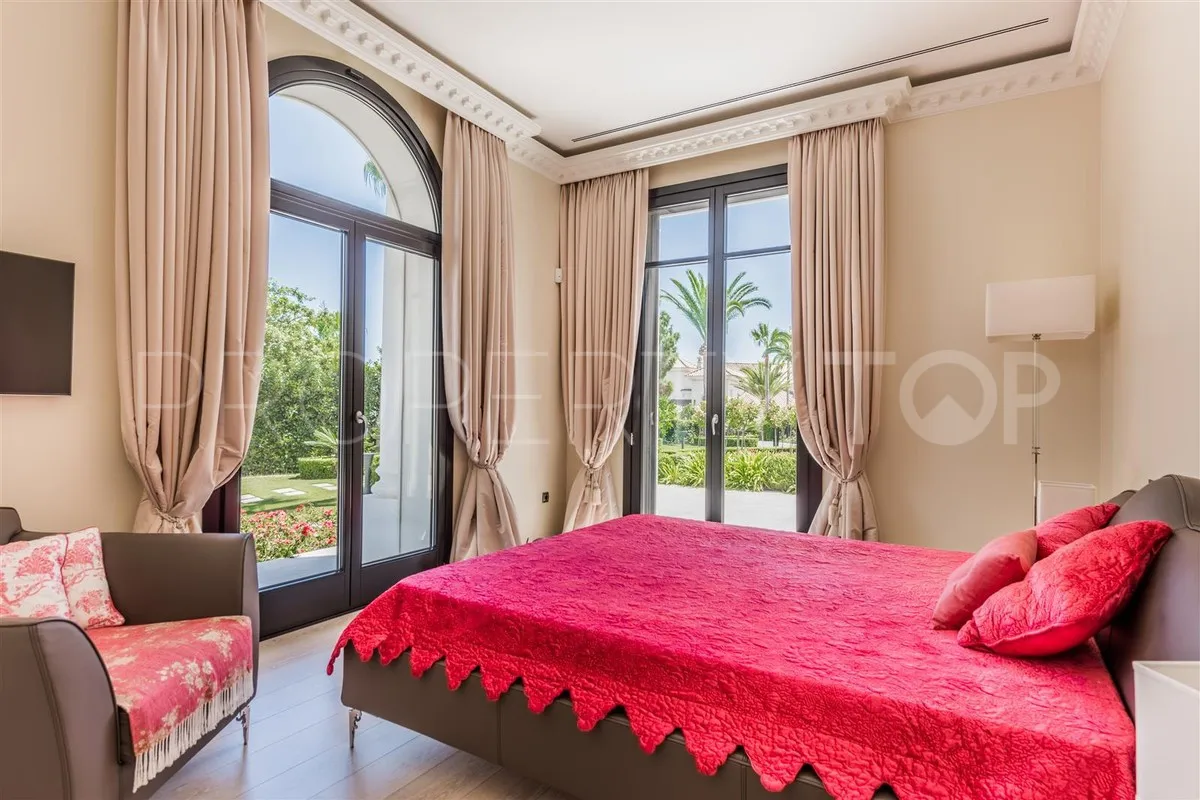 Mansion a la venta en Marbella Este de 7 dormitorios