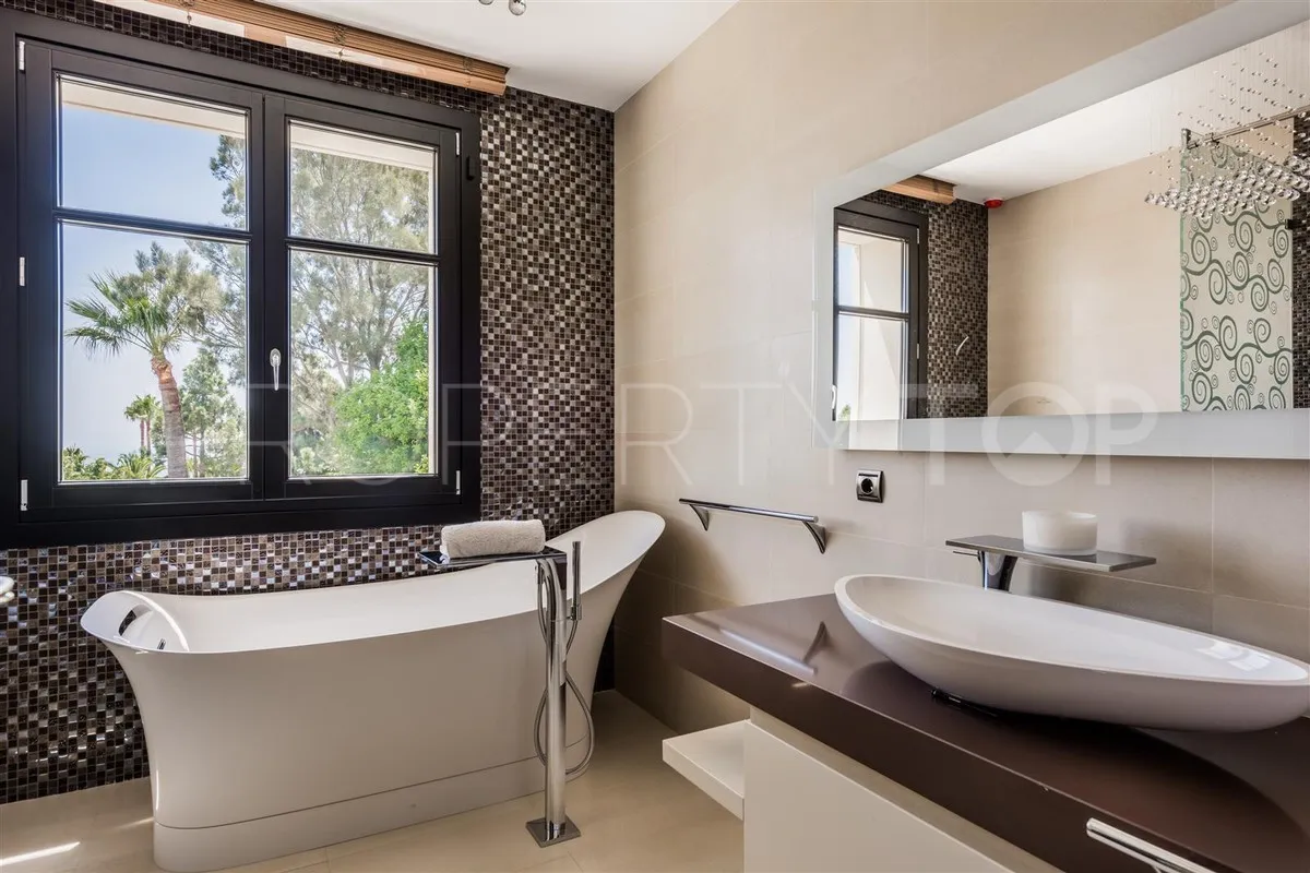 Mansion a la venta en Marbella Este de 7 dormitorios