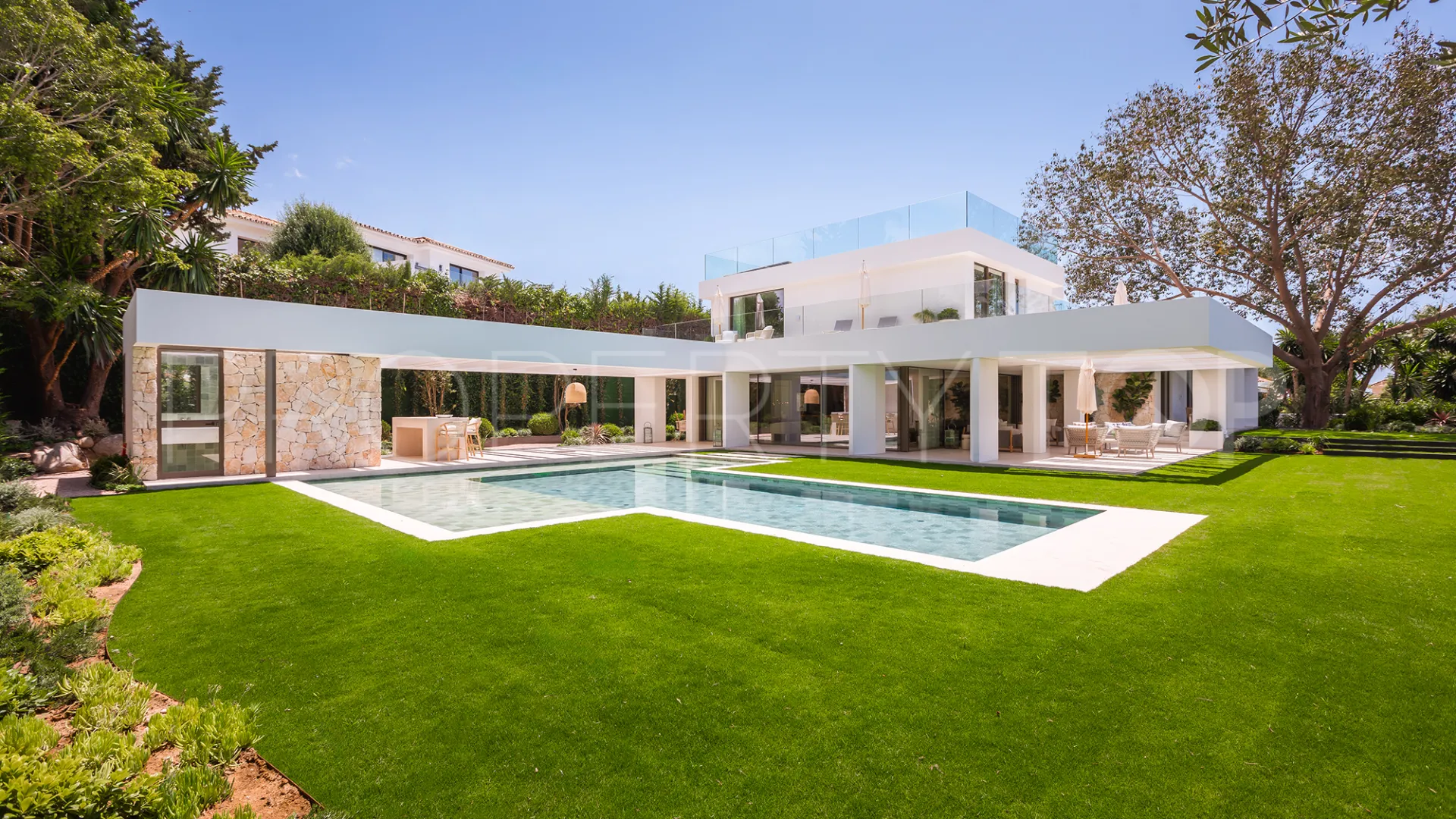 Comprar villa con 5 dormitorios en Marbella