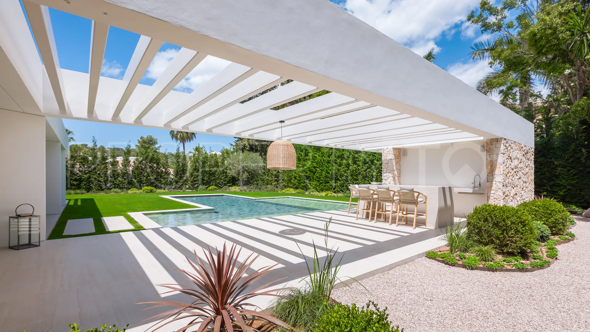 Comprar villa con 5 dormitorios en Marbella