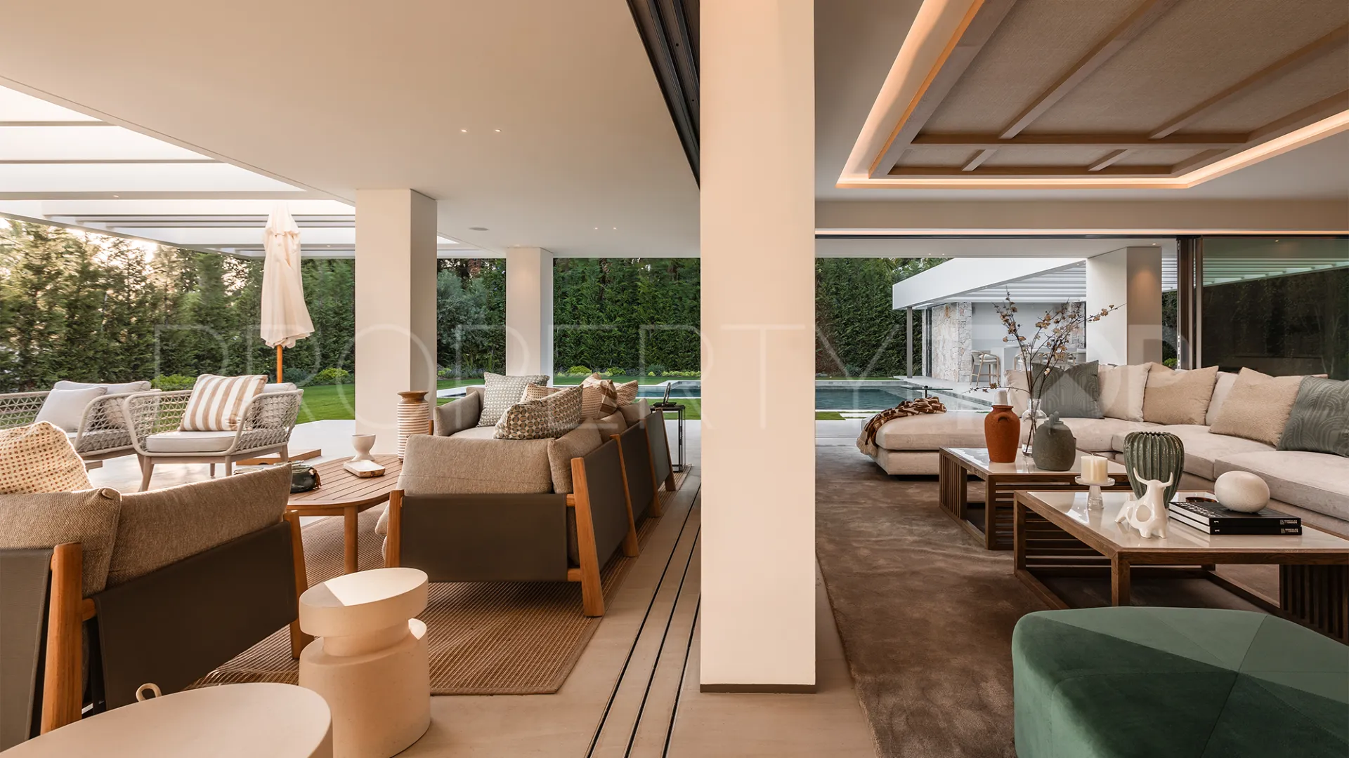 Comprar villa con 5 dormitorios en Marbella