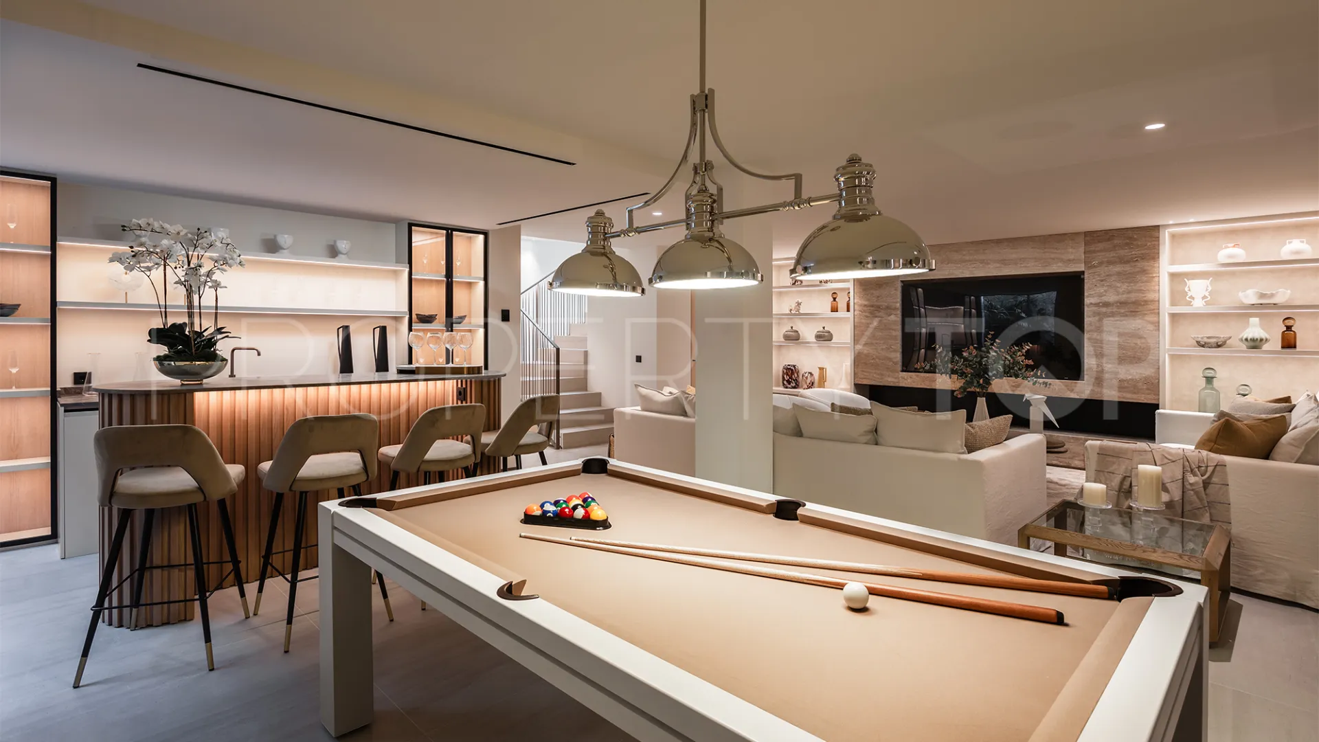 Comprar villa con 5 dormitorios en Marbella