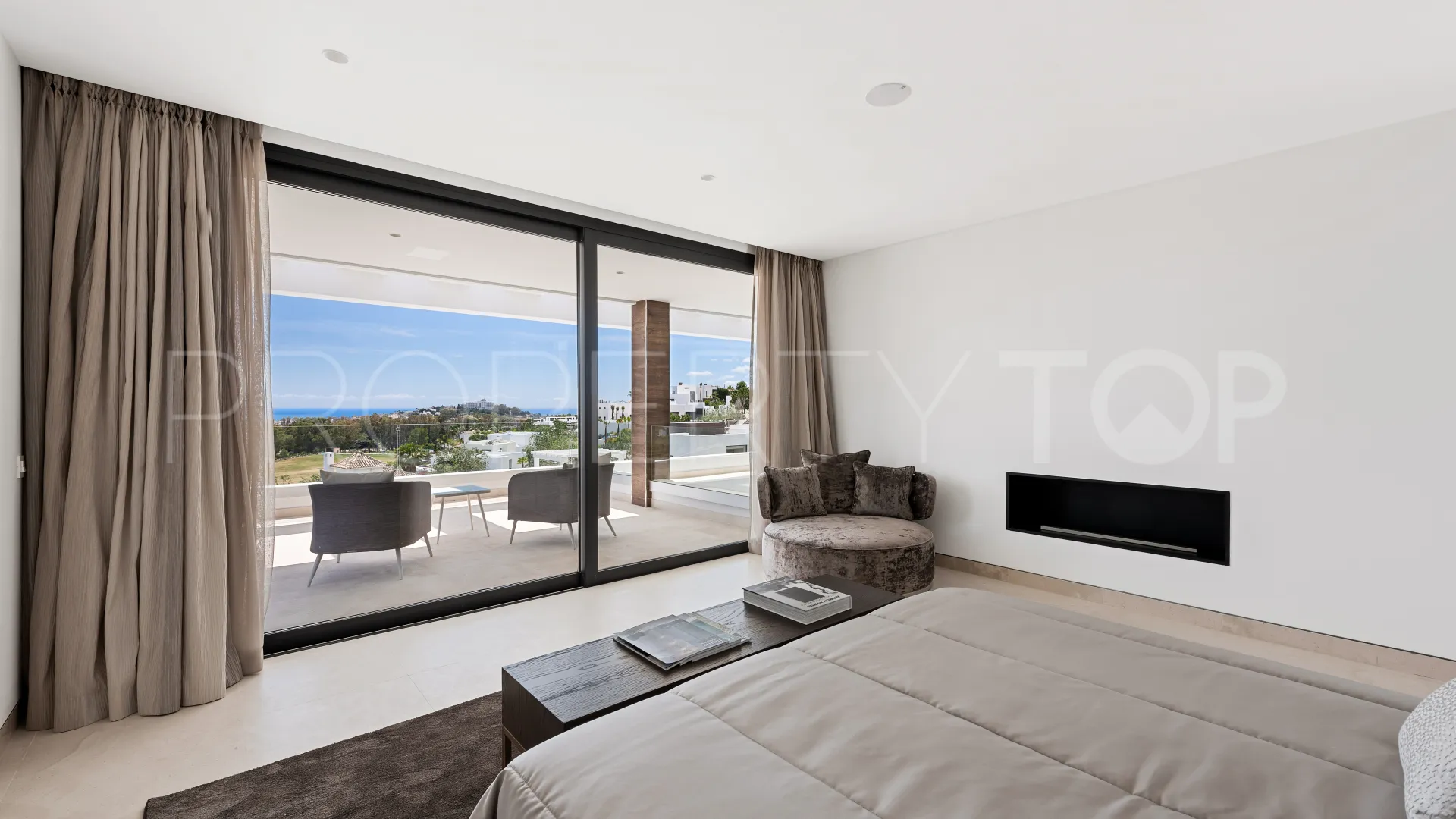 Villa for sale in Benahavis