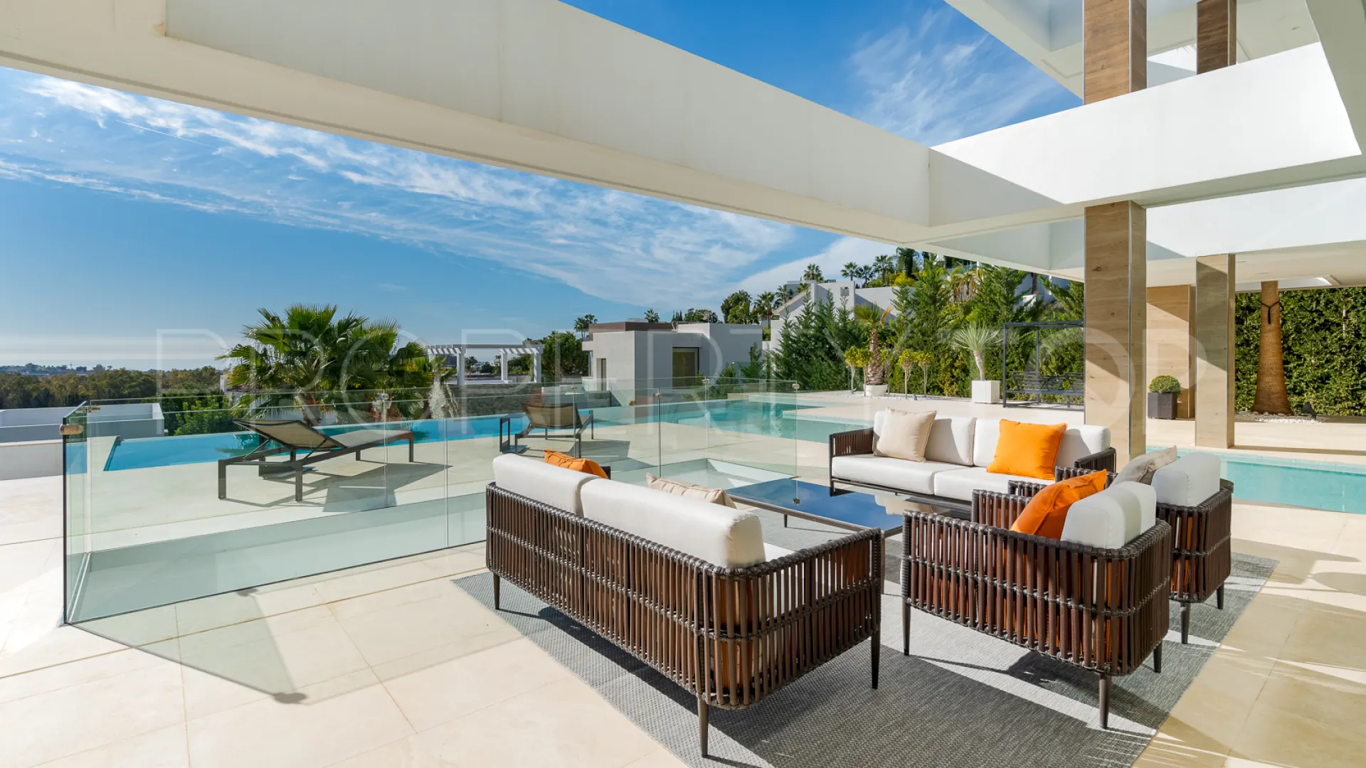 Villa for sale in Benahavis