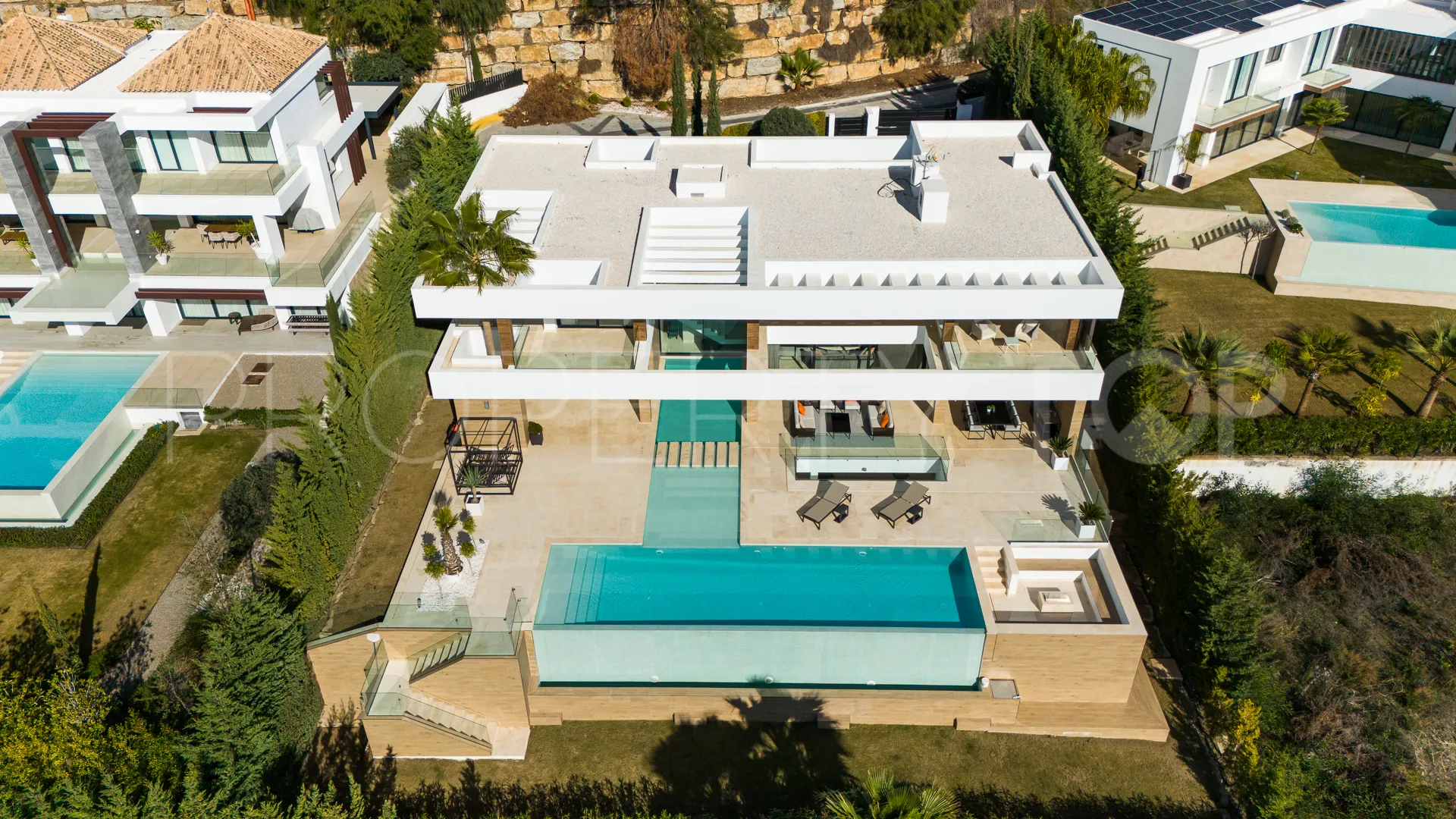 Villa for sale in Benahavis
