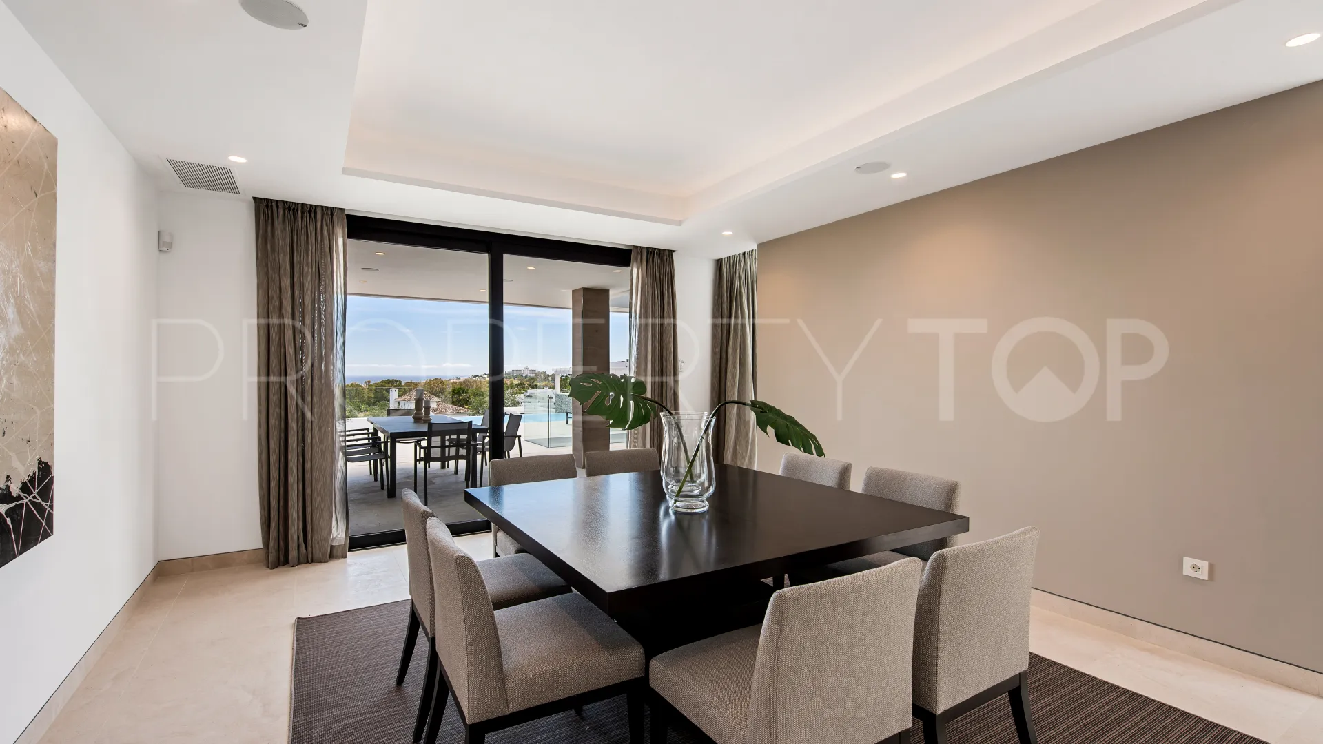 Villa for sale in Benahavis