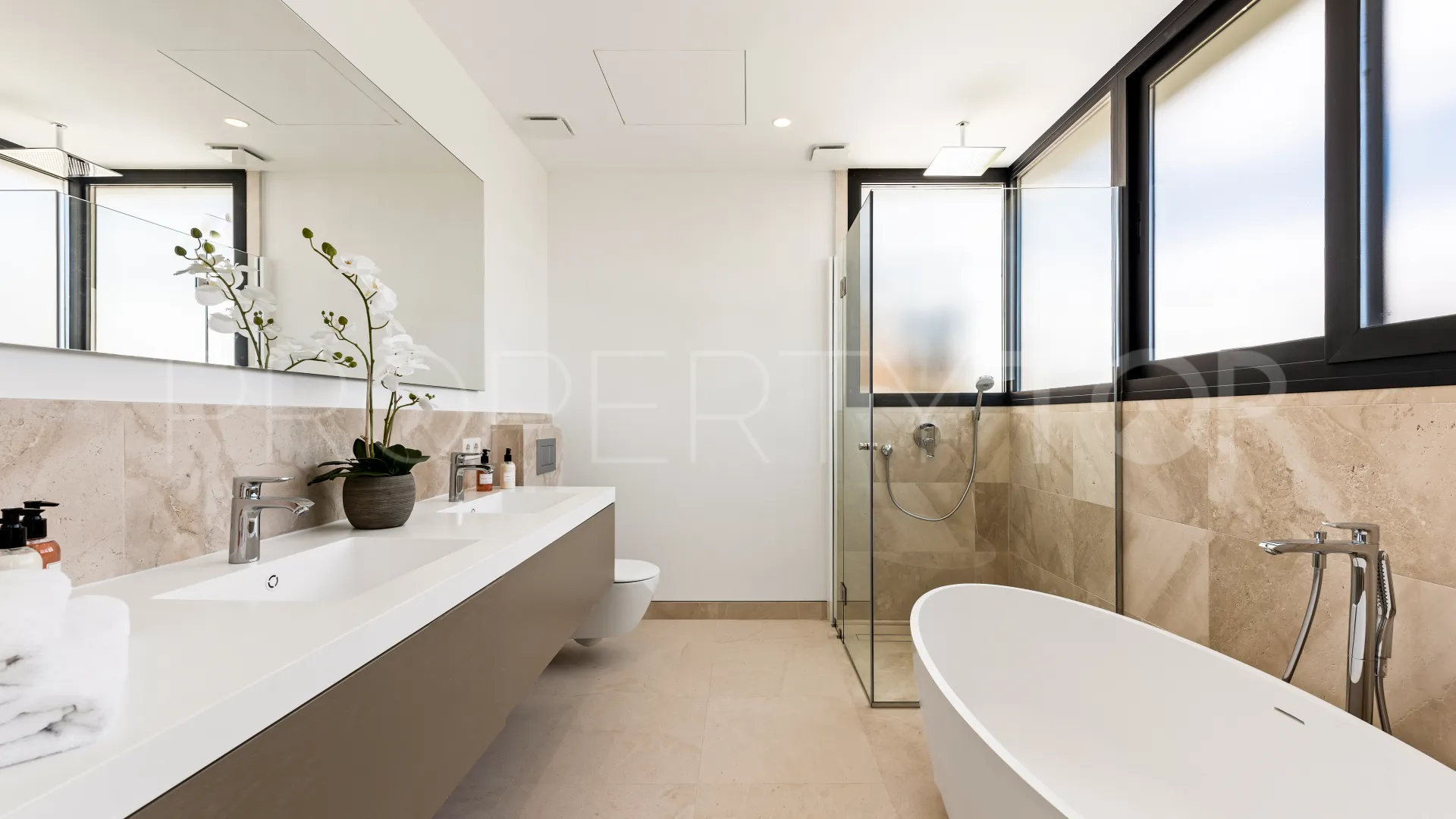 Villa for sale in Benahavis