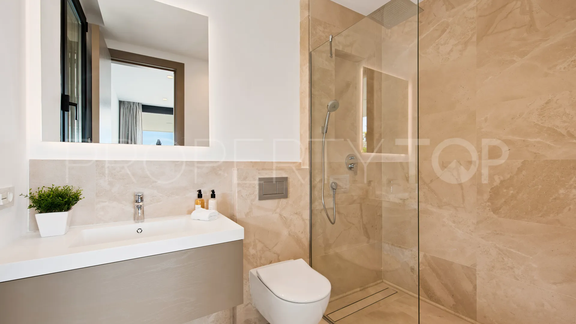 Villa for sale in Benahavis