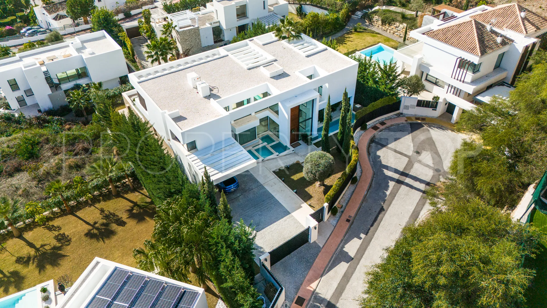 Villa for sale in Benahavis