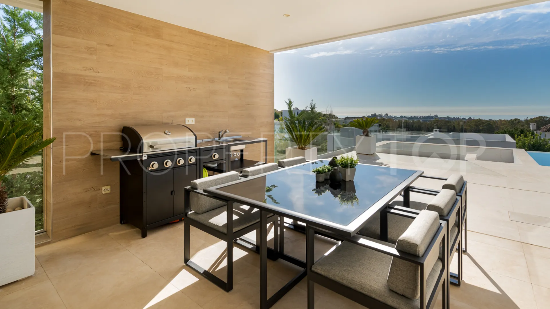 Villa for sale in Benahavis
