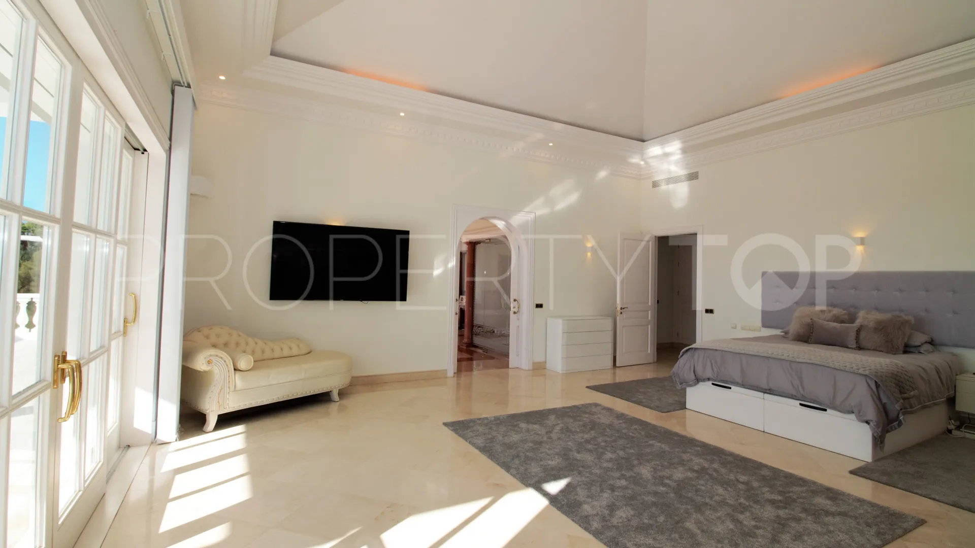 Villa en venta en Benahavis de 7 dormitorios