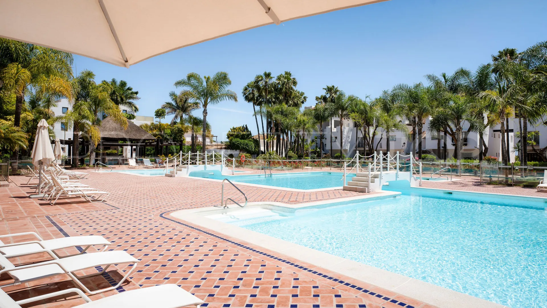 Marbella Golden Mile, apartamento planta baja a la venta