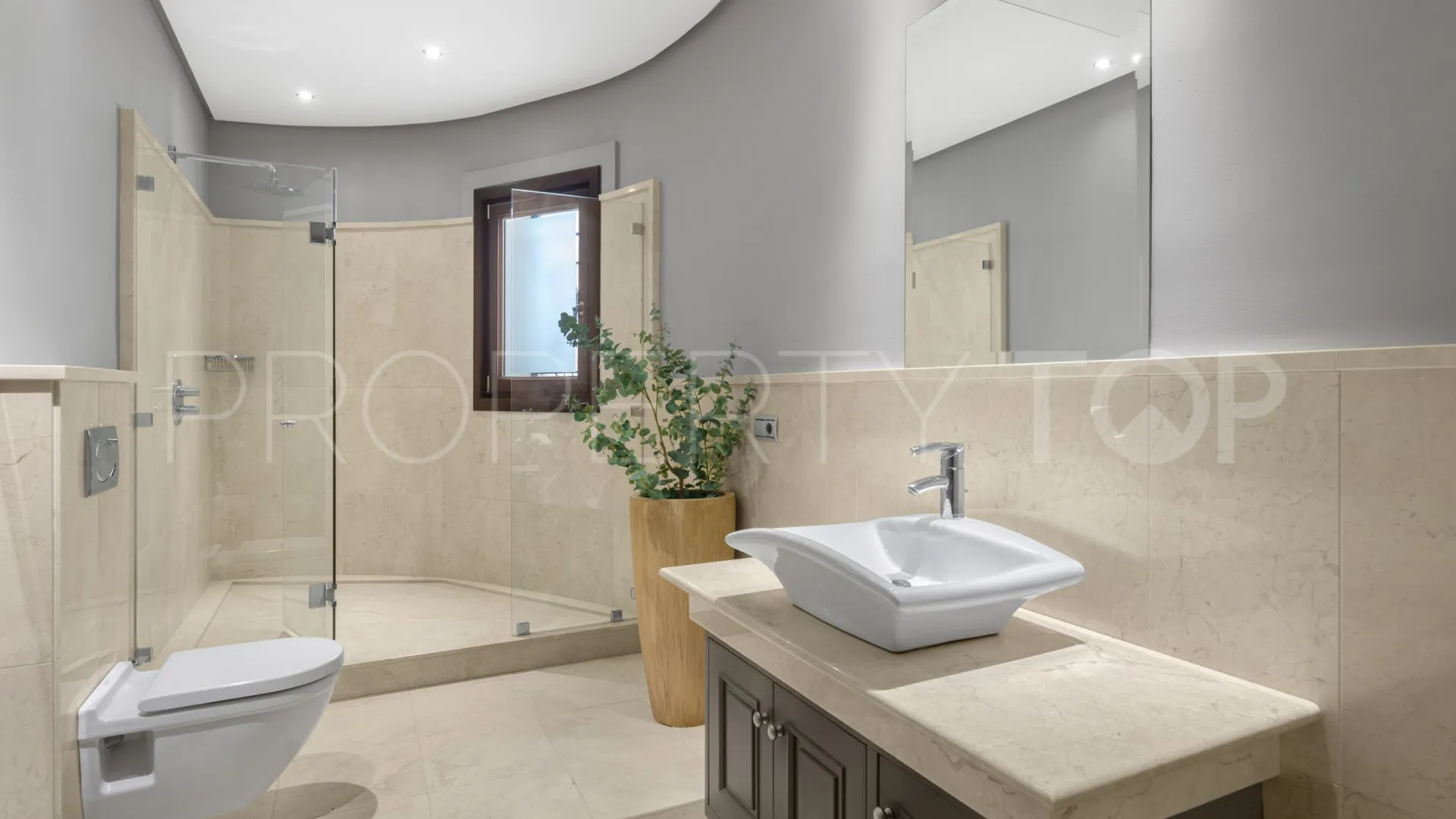 Villa de 7 dormitorios en venta en Benahavis