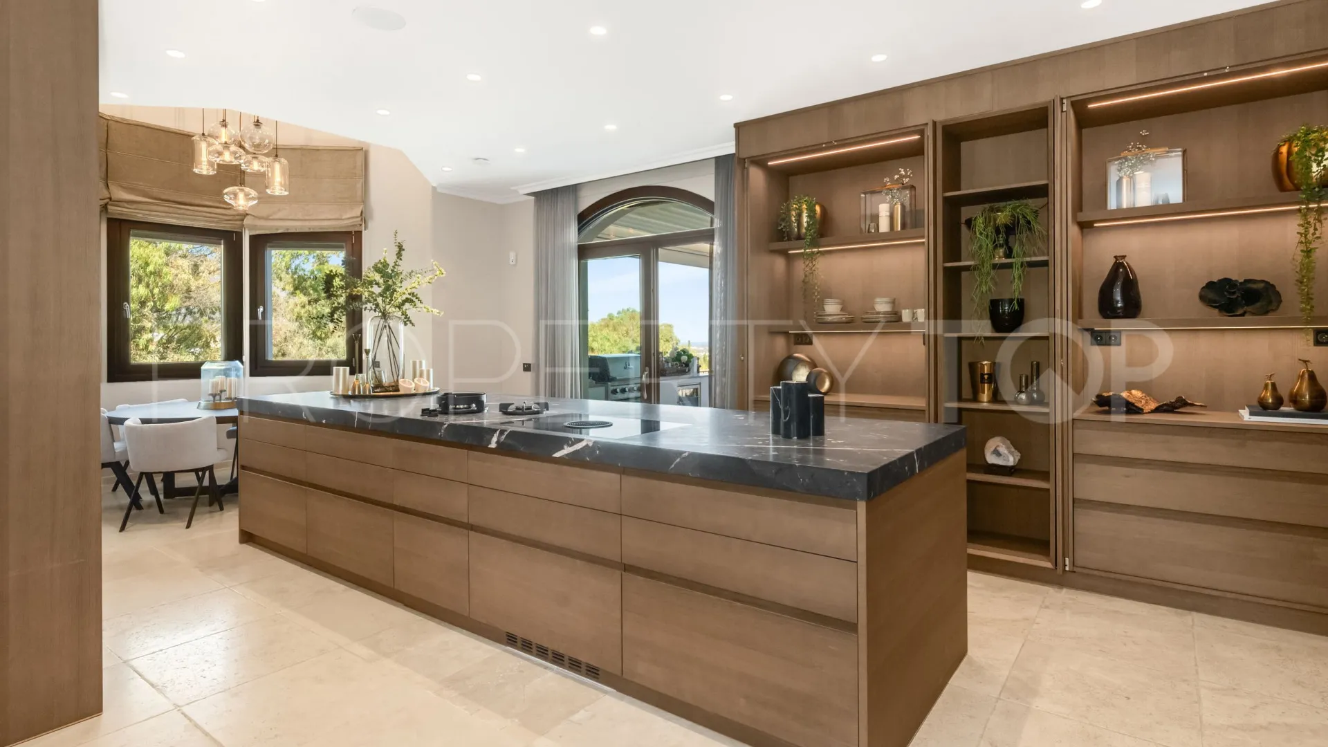 Villa de 7 dormitorios en venta en Benahavis
