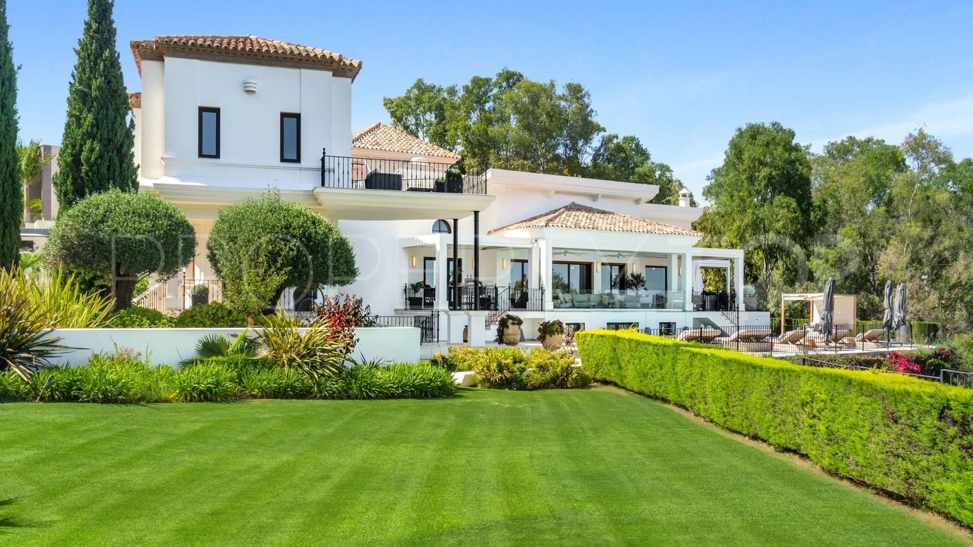 Villa de 7 dormitorios en venta en Benahavis