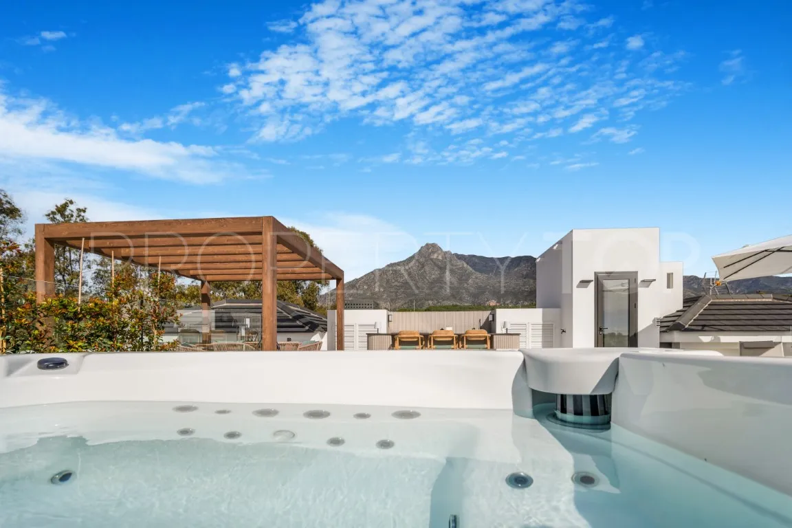 For sale villa with 6 bedrooms in Marbella