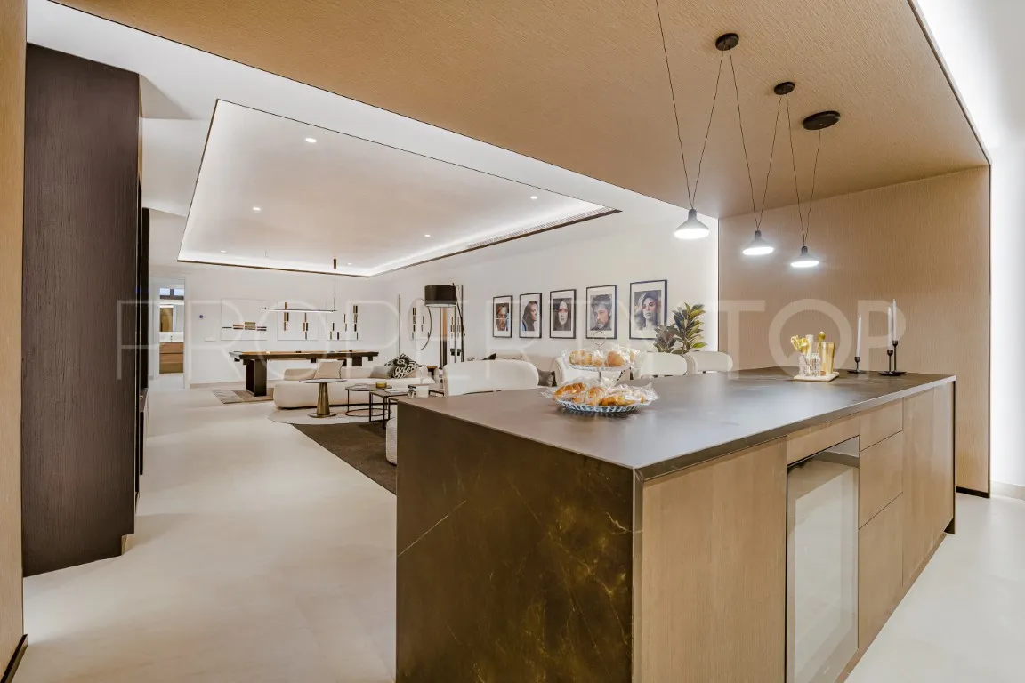 For sale villa with 6 bedrooms in Marbella