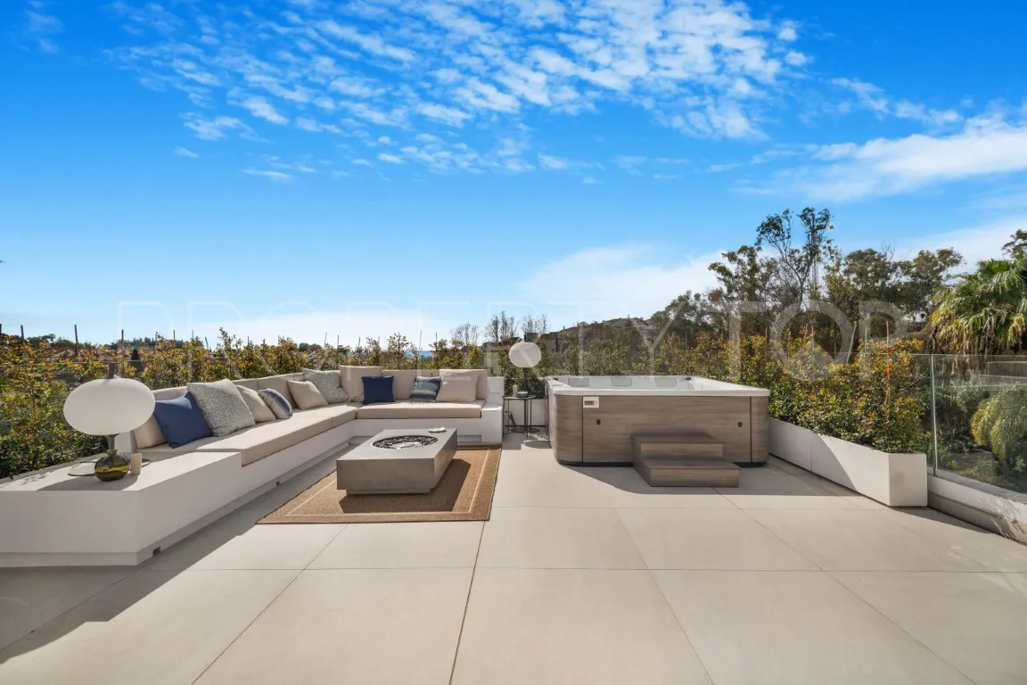 For sale villa with 6 bedrooms in Marbella