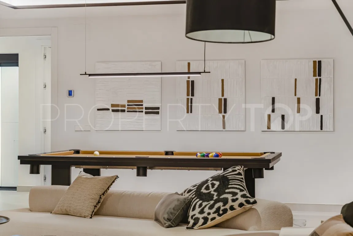 For sale villa with 6 bedrooms in Marbella
