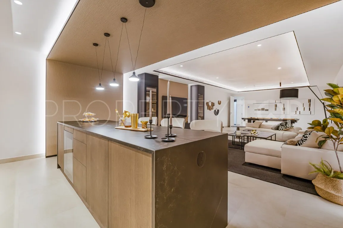 For sale villa with 6 bedrooms in Marbella