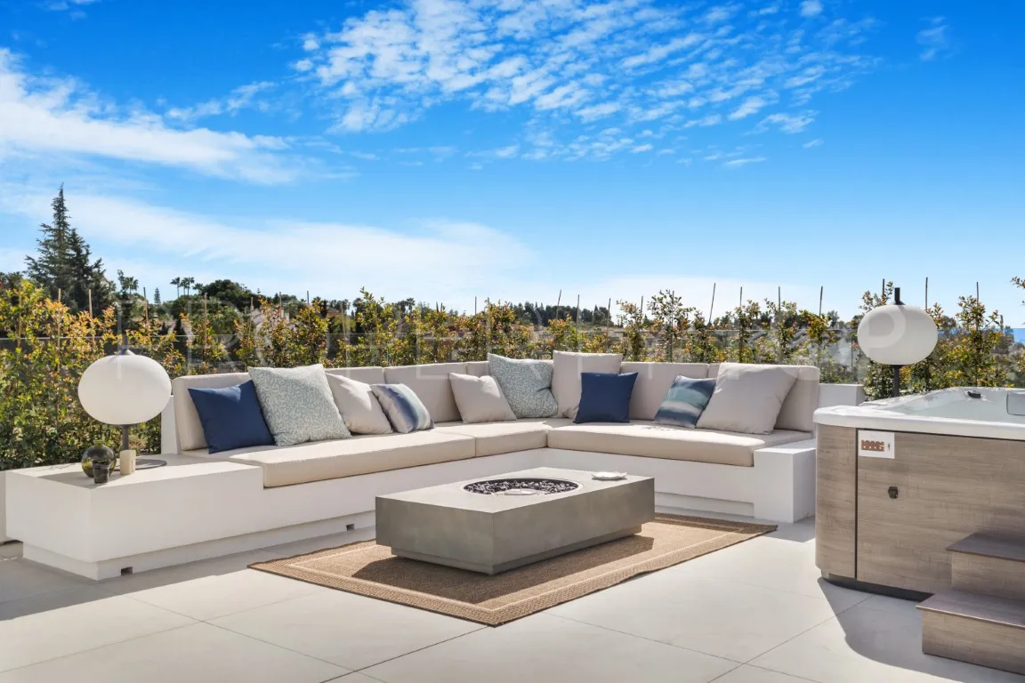 For sale villa with 6 bedrooms in Marbella