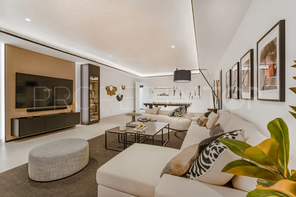 For sale villa with 6 bedrooms in Marbella