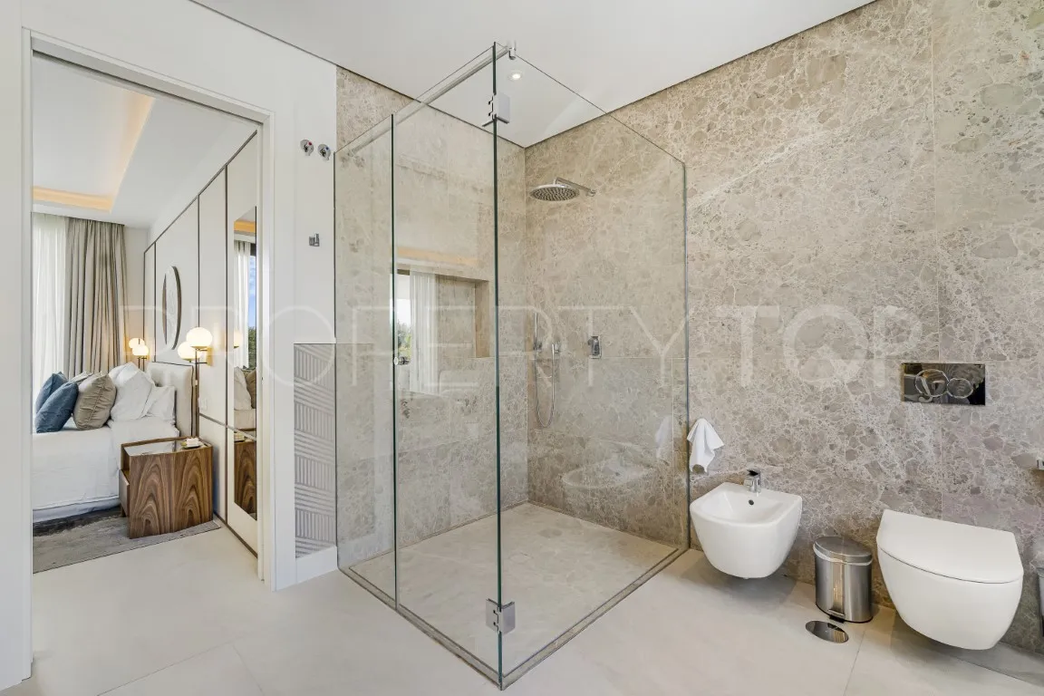 For sale villa with 6 bedrooms in Marbella