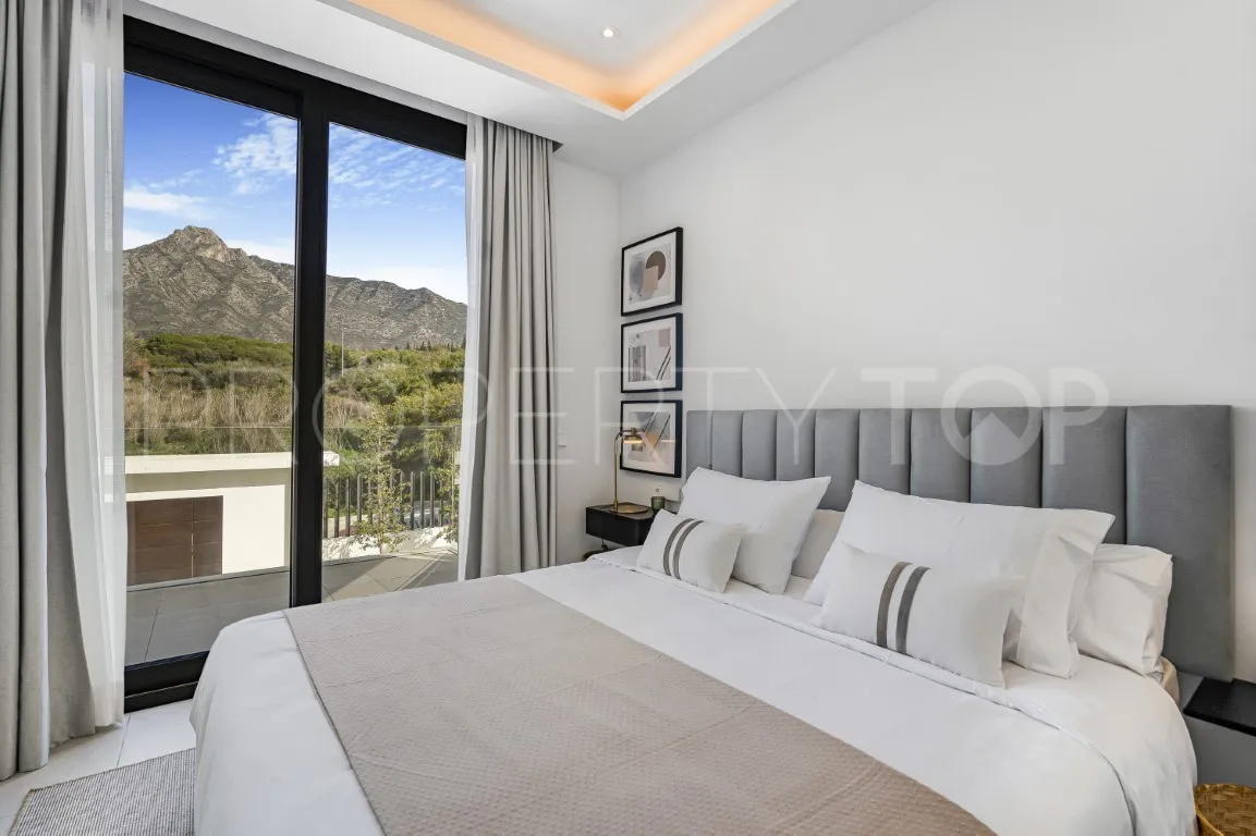 For sale villa with 6 bedrooms in Marbella