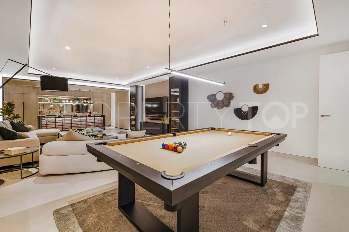 For sale villa with 6 bedrooms in Marbella