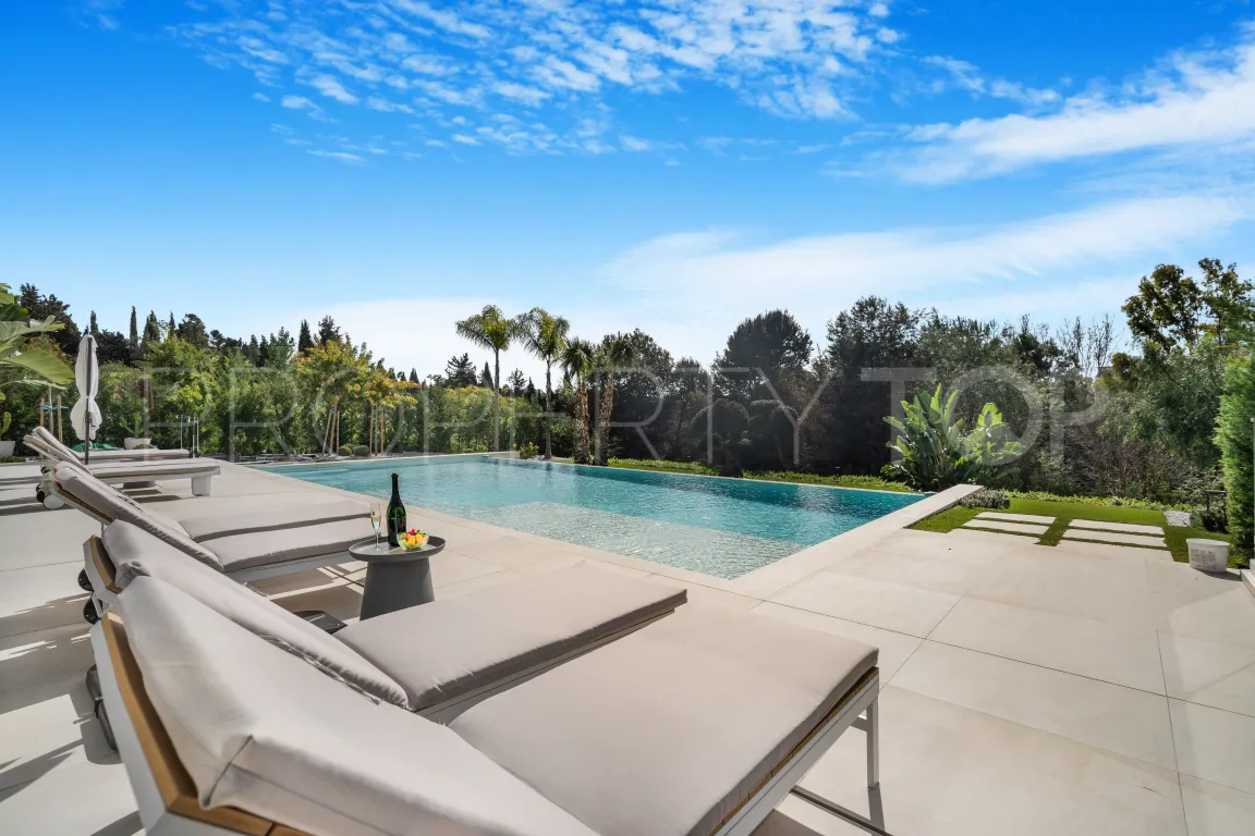 For sale villa with 6 bedrooms in Marbella