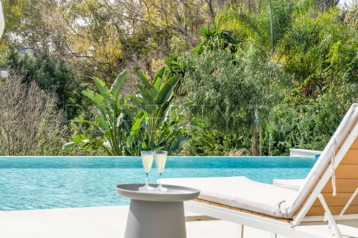 For sale villa with 6 bedrooms in Marbella