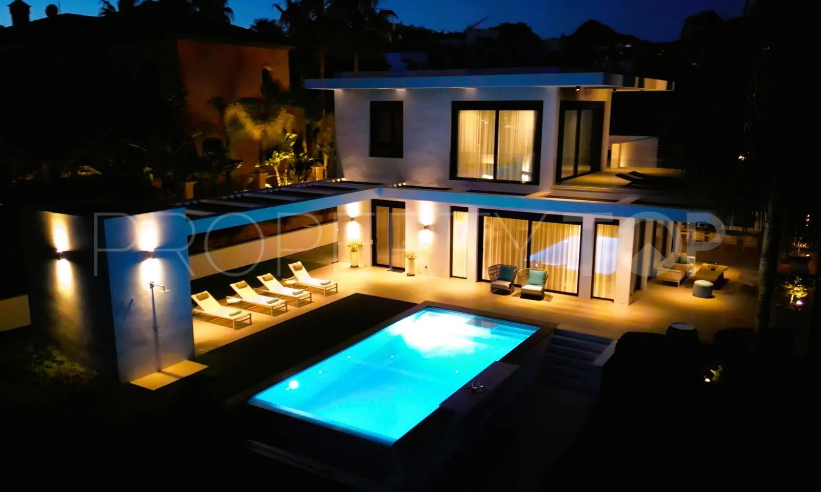 Villa en venta en Benahavis de 4 dormitorios