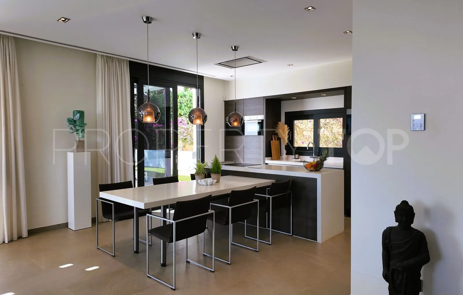 Villa en venta en Benahavis de 4 dormitorios