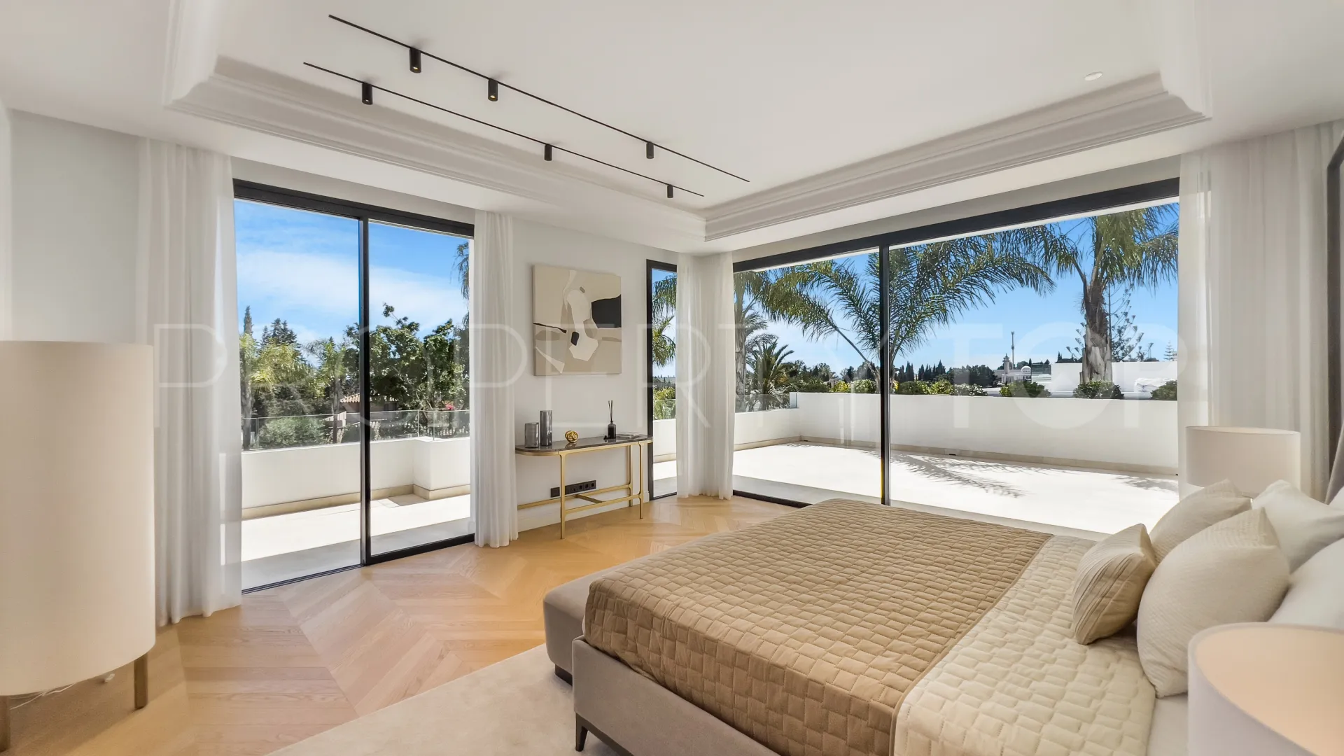 Comprar villa en Marbella Golden Mile con 6 dormitorios