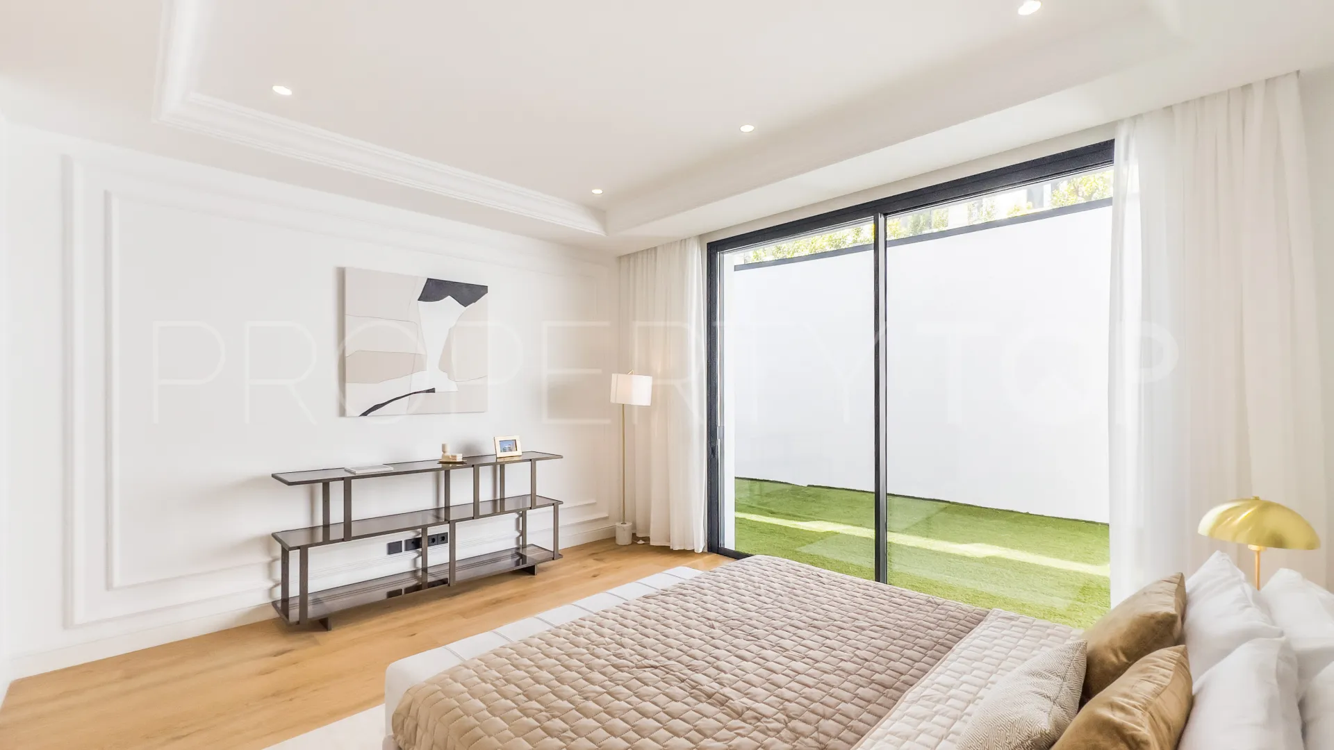 Comprar villa en Marbella Golden Mile con 6 dormitorios