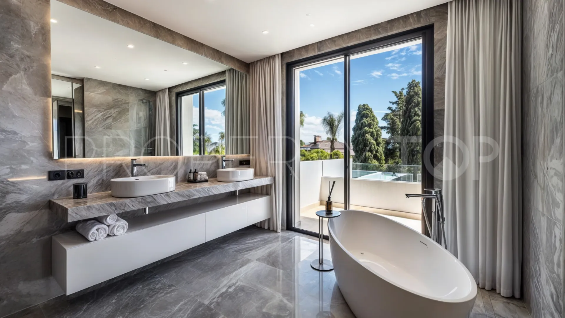 Comprar villa en Marbella Golden Mile con 6 dormitorios