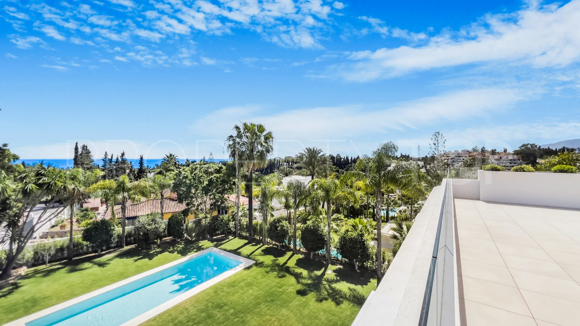 Comprar villa en Marbella Golden Mile con 6 dormitorios