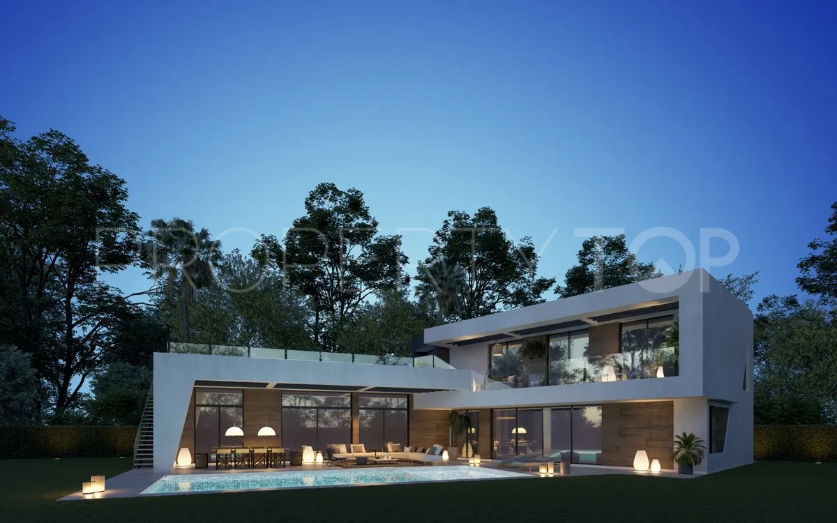 Villa with 4 bedrooms for sale in Guadalmina Baja