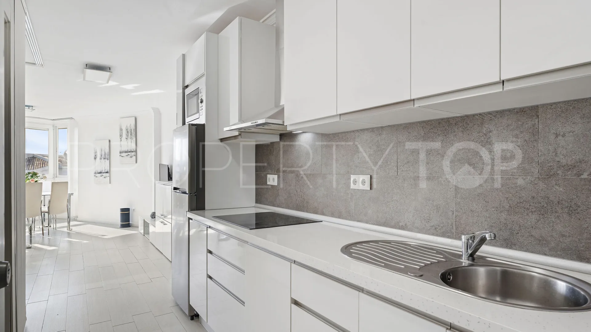 Studio for sale in Calahonda Playa