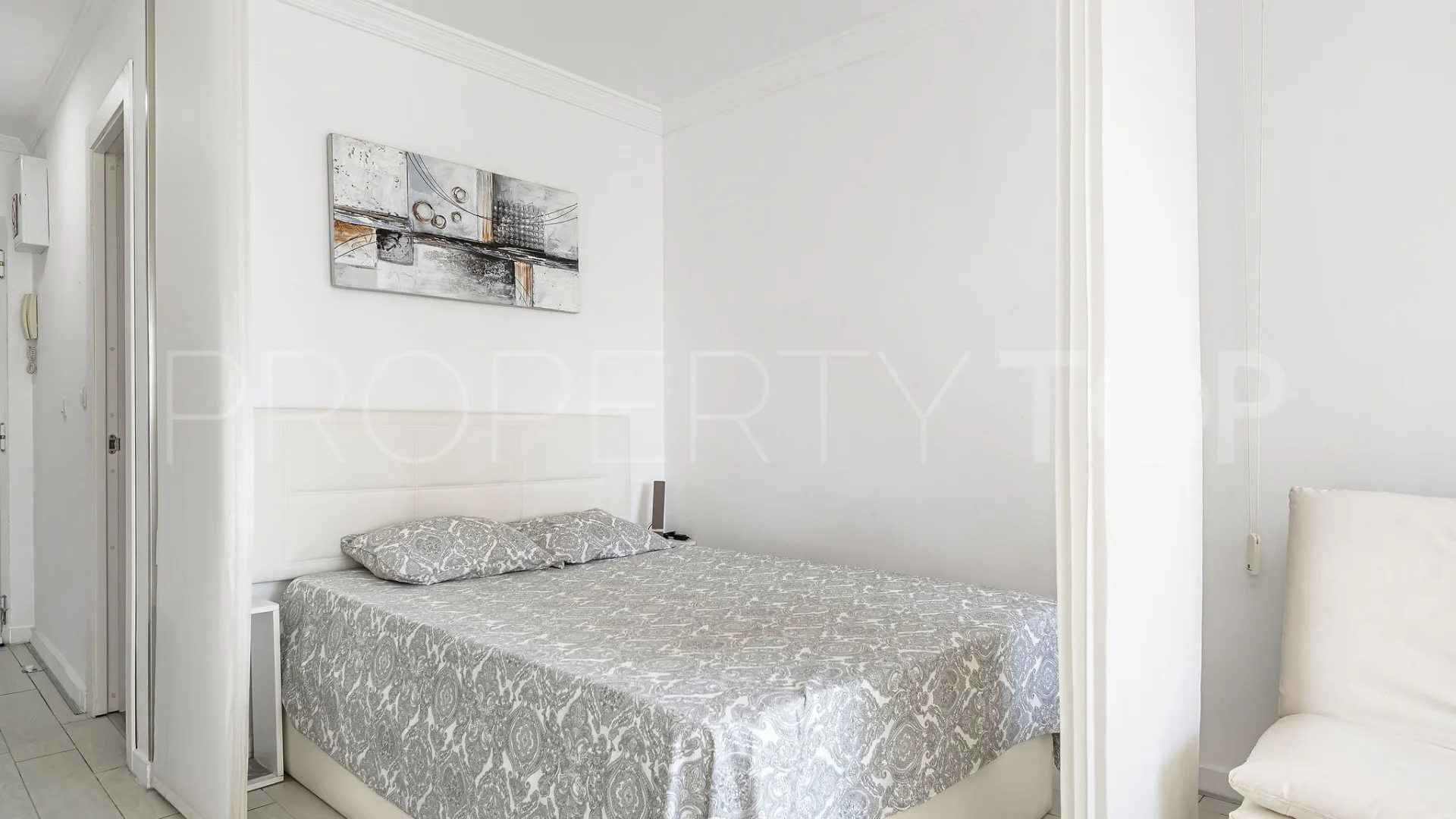 Studio for sale in Calahonda Playa