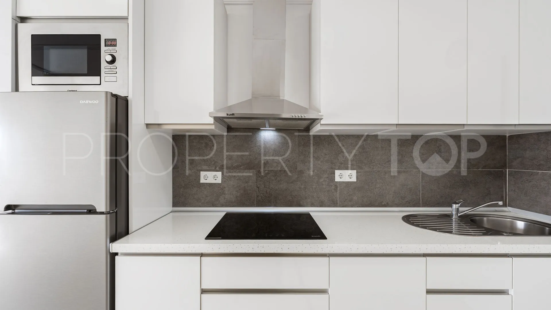 Studio for sale in Calahonda Playa