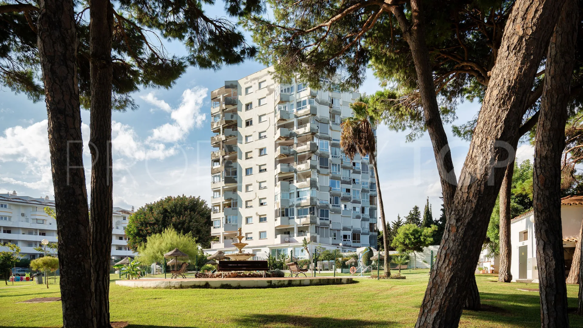 Studio for sale in Calahonda Playa