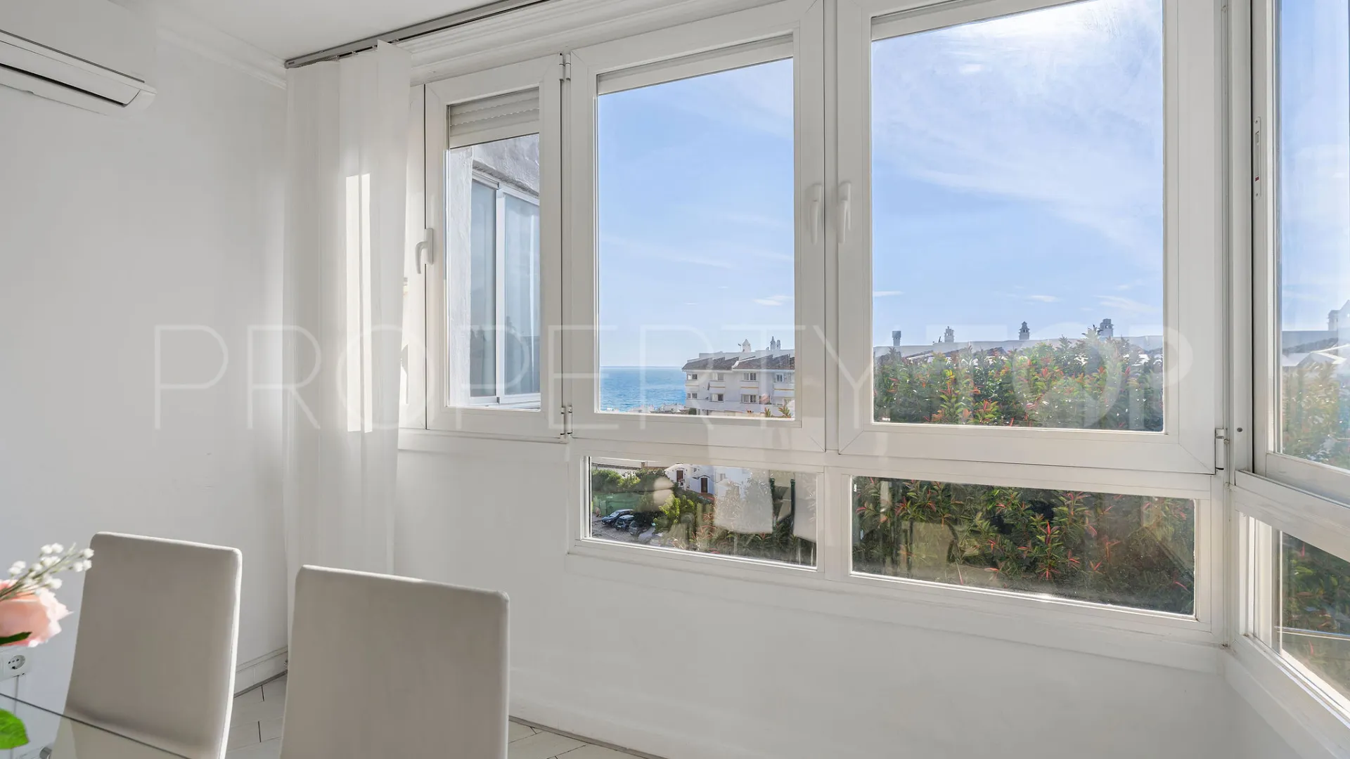 Studio for sale in Calahonda Playa