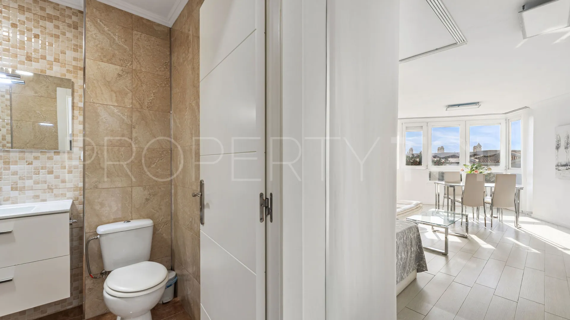 Studio for sale in Calahonda Playa