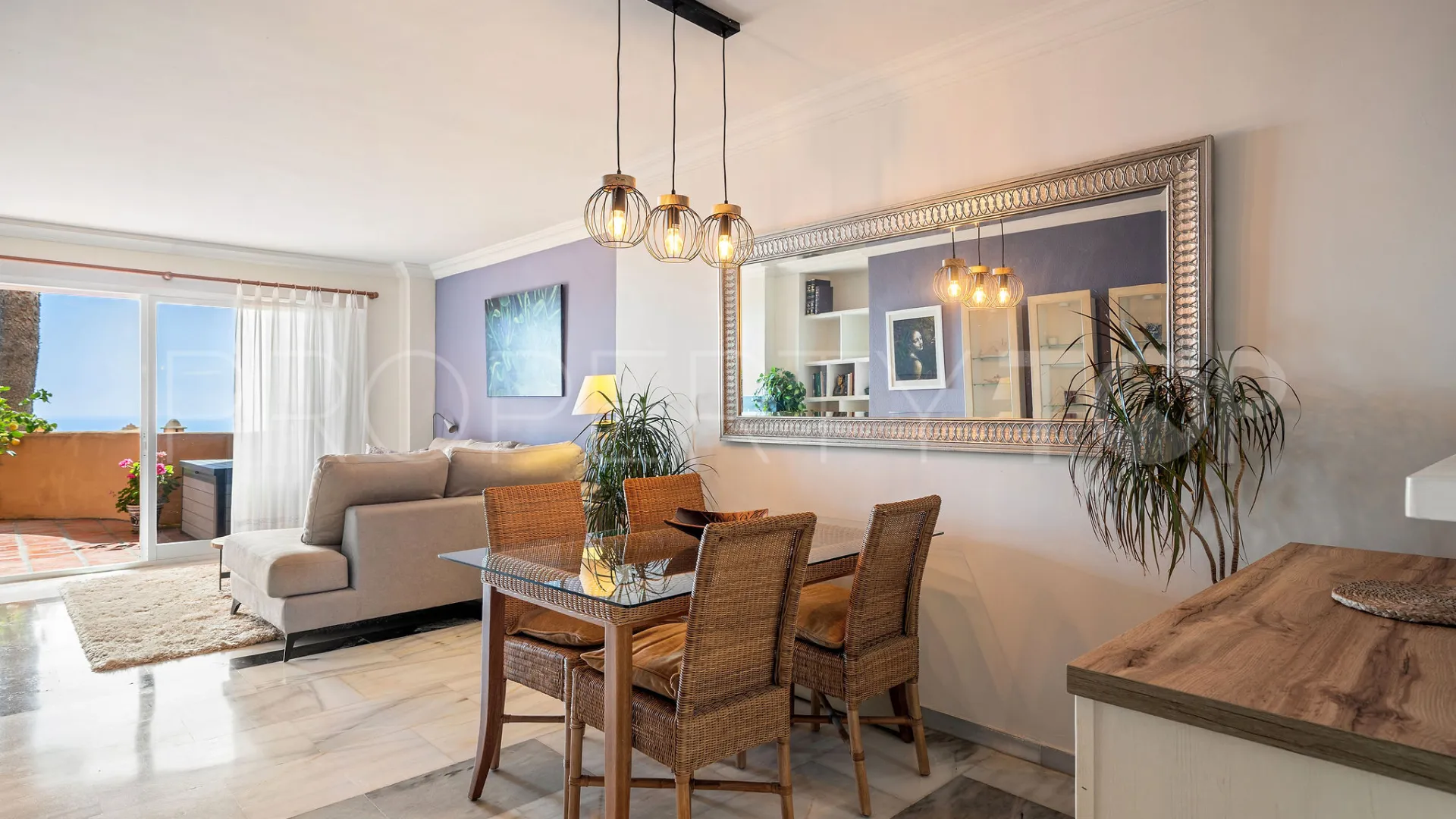 Se vende apartamento en Calahonda de 2 dormitorios