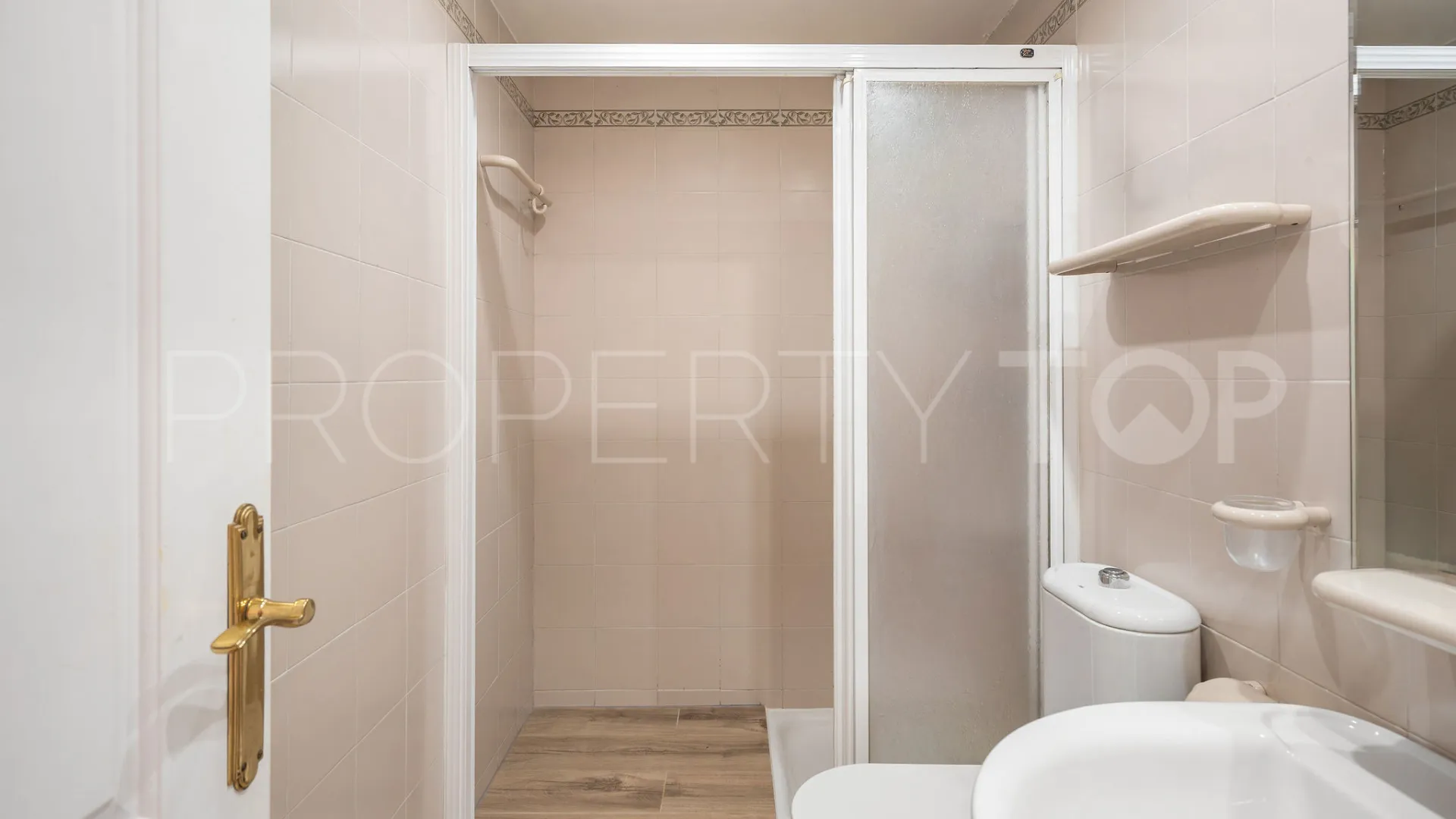 Se vende apartamento en Calahonda de 2 dormitorios